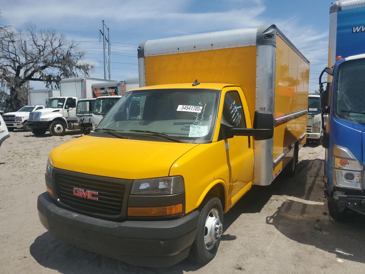 2022 GMC Savana Cutaway G3500