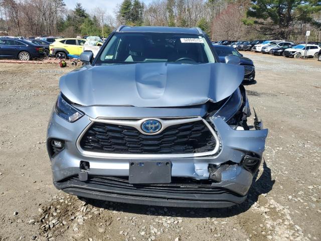  TOYOTA HIGHLANDER 2022 Серебристый
