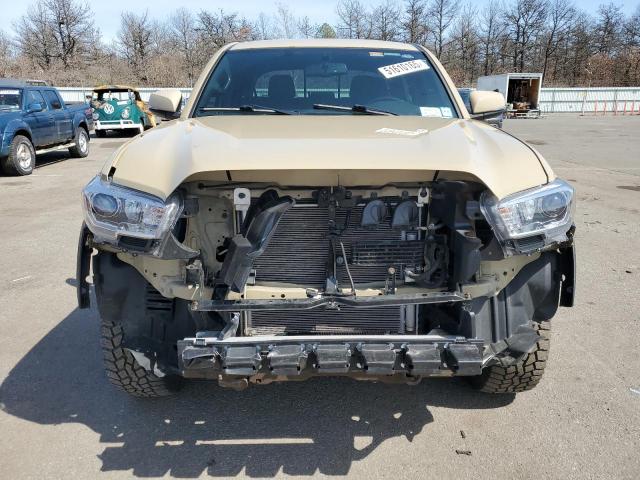 Pickups TOYOTA TACOMA 2017 tan