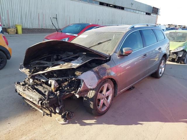 VOLKSWAGEN PASSAT SE 2012