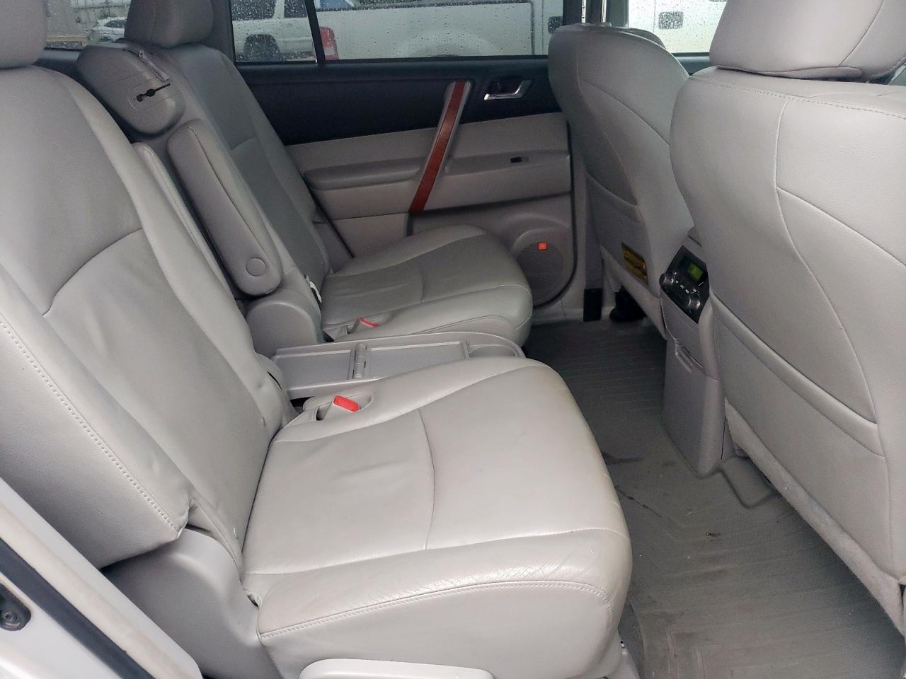 2008 Toyota Highlander Limited VIN: JTEDS42A382041548 Lot: 54828675