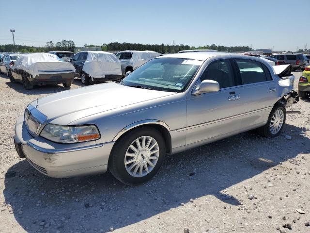 2003 Lincoln Town Car Executive