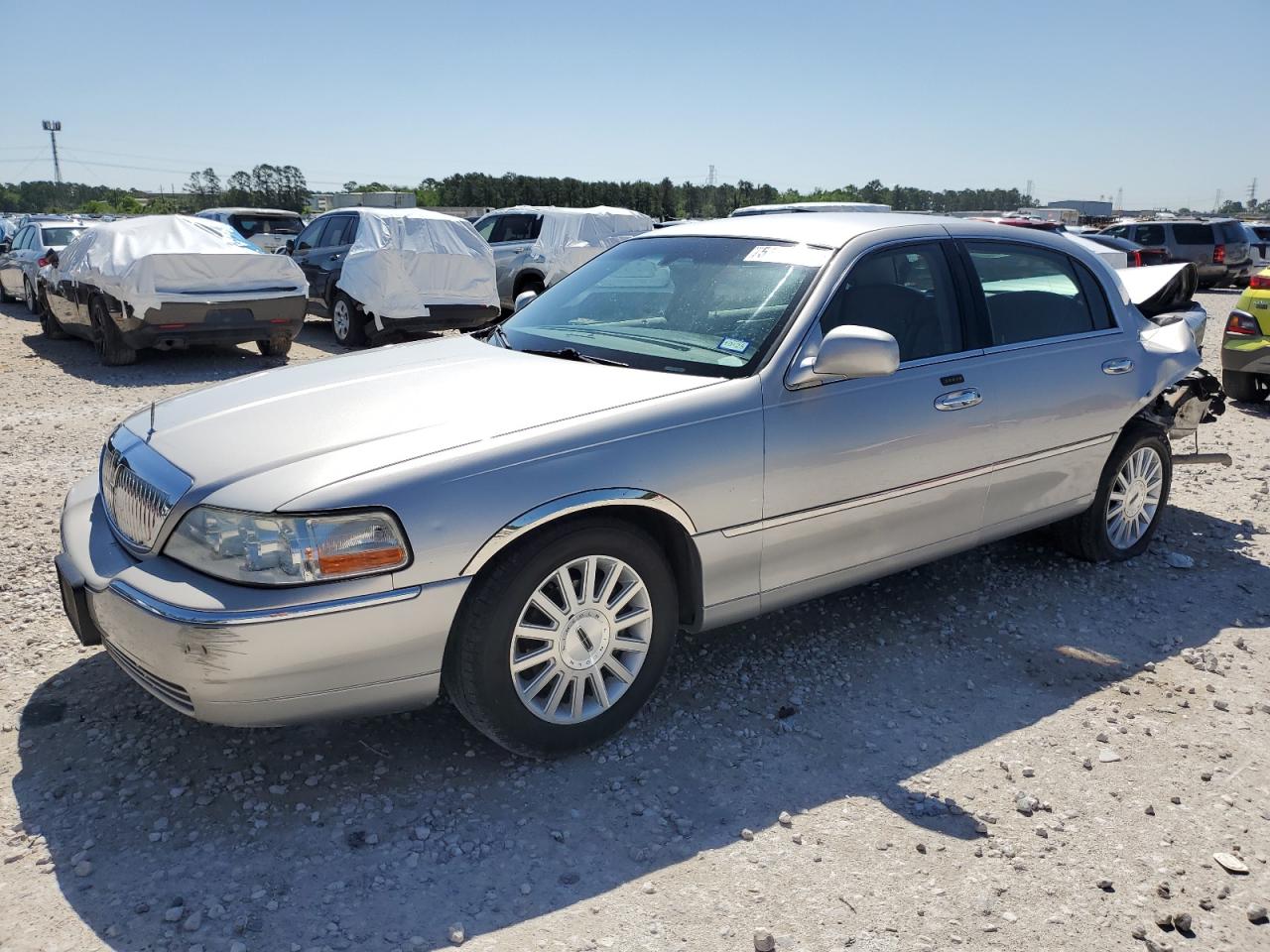2003 Lincoln Town Car Executive იყიდება Houston-ში, TX - Rear End