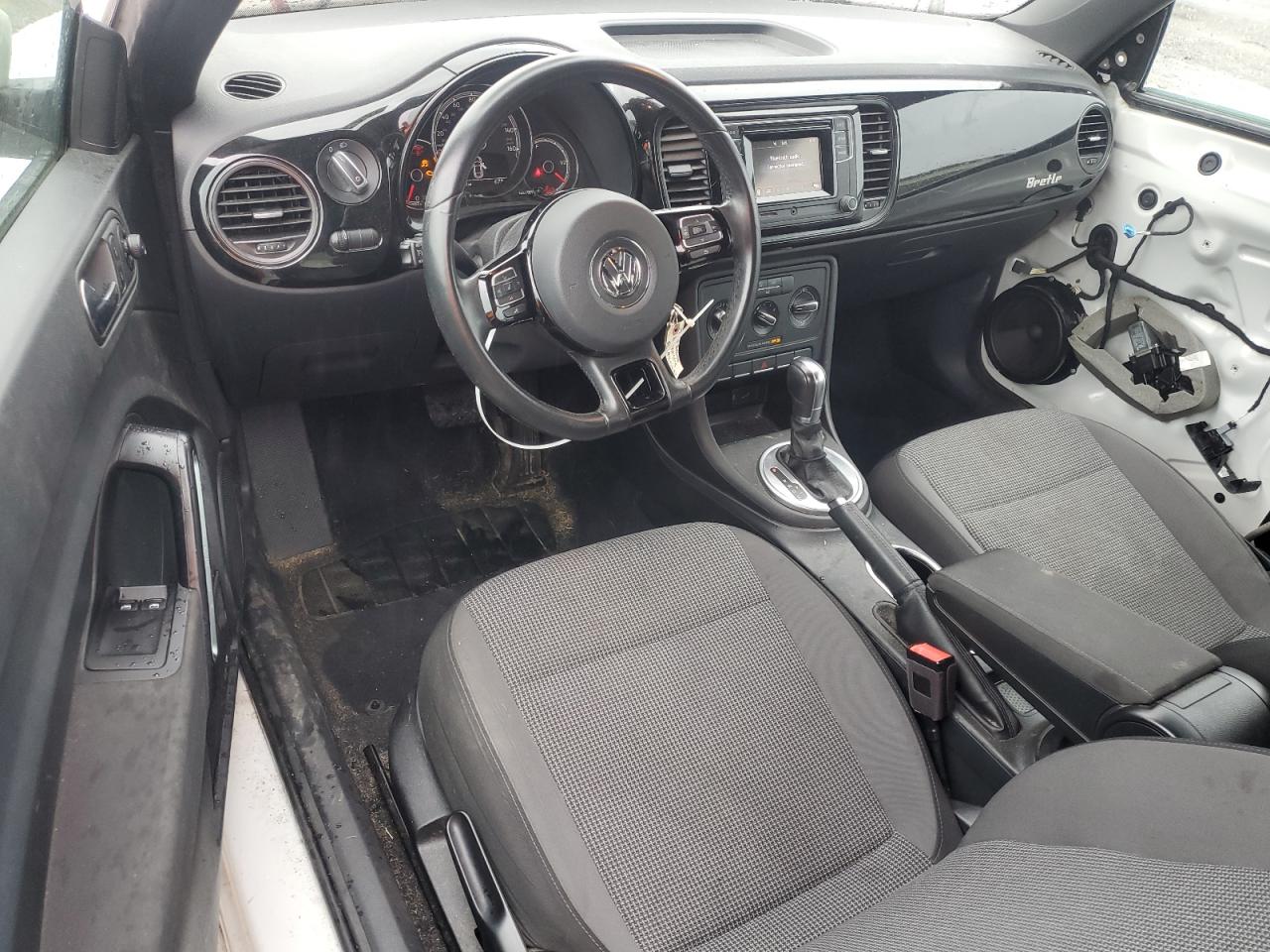 2019 Volkswagen Beetle S VIN: 3VWFD7AT3KM711401 Lot: 51816915