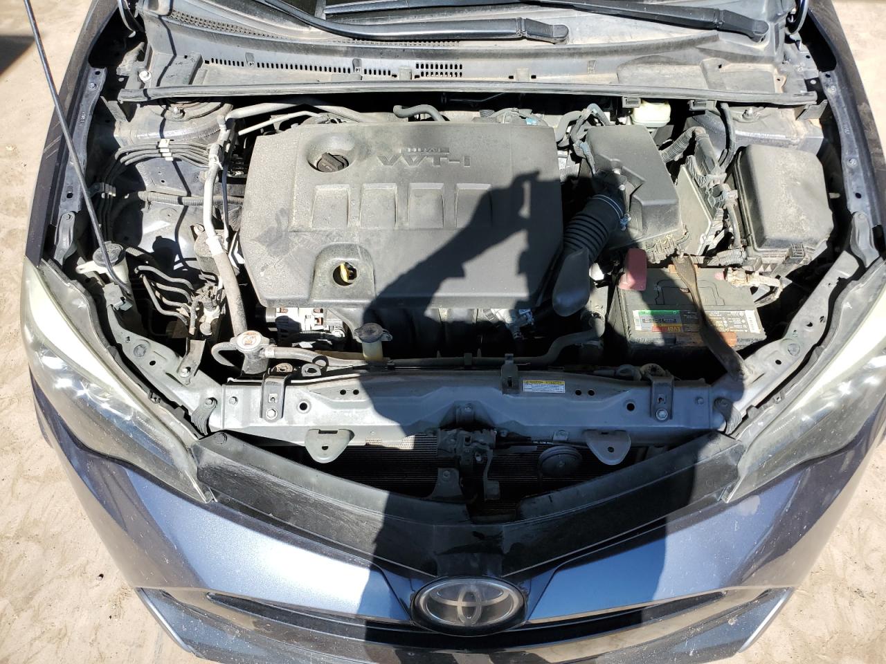 2018 Toyota Corolla L VIN: 5YFBURHE4JP752261 Lot: 55158785