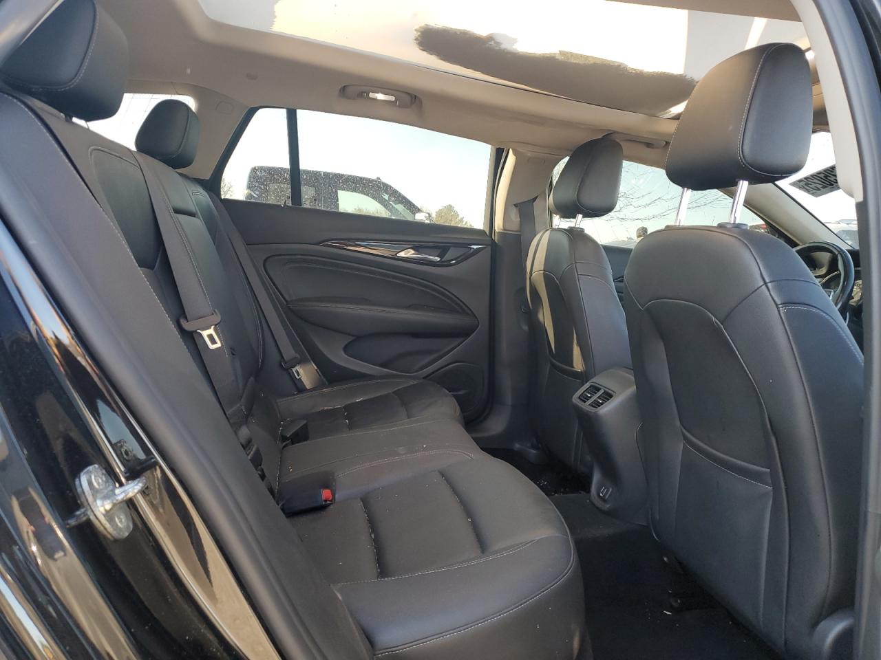 2019 Buick Regal Tourx Essence VIN: W04GV8SX6K1043838 Lot: 53625025