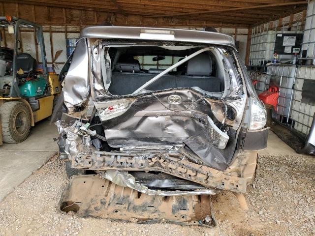 Мінівени TOYOTA SIENNA 2015 Сірий