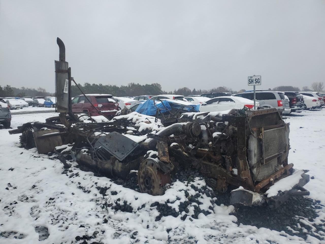 1995 White Gmc Wia Semi Truck for Sale in Ham Lake, MN - Burn
