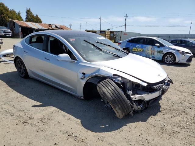  TESLA MODEL 3 2018 Сріблястий