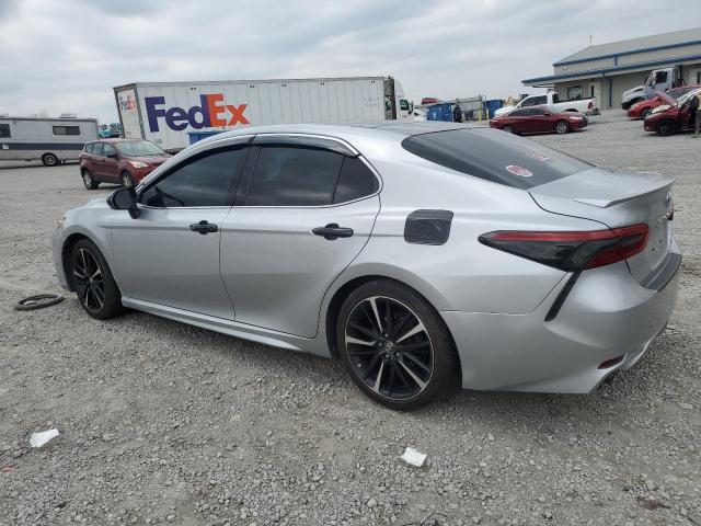  TOYOTA CAMRY 2018 Srebrny