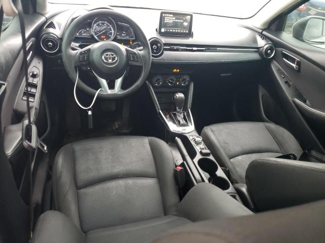 Седаны TOYOTA YARIS 2017 Серебристый