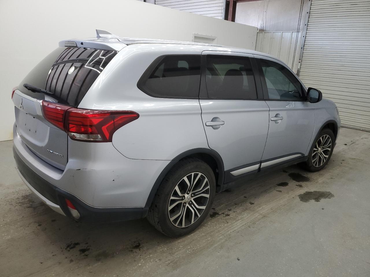 2017 Mitsubishi Outlander Es VIN: JA4AD2A30HZ047060 Lot: 53603785