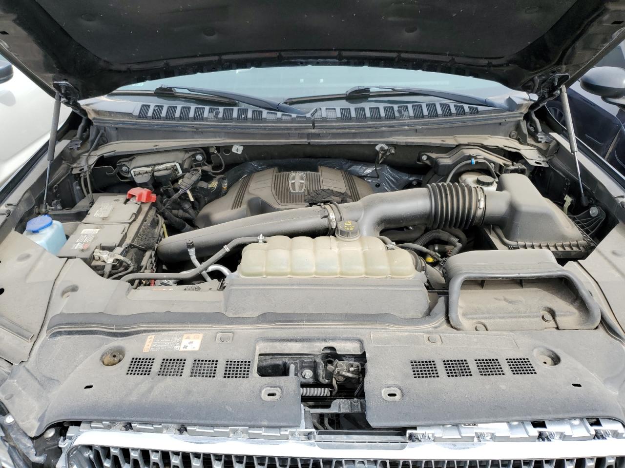 2020 Lincoln Navigator - Image 12