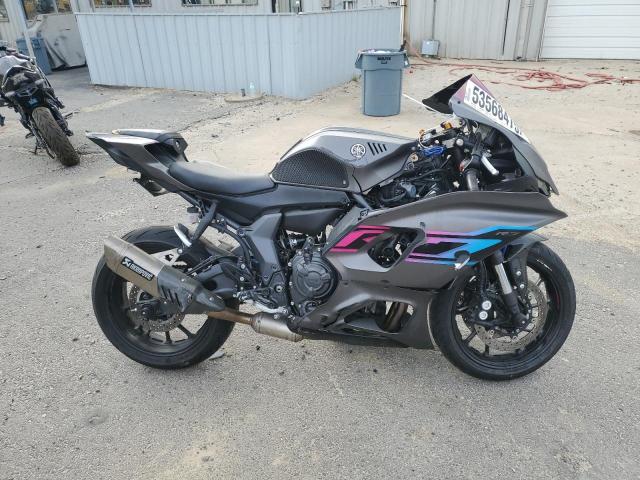  YAMAHA YZFR7 2024 Черный