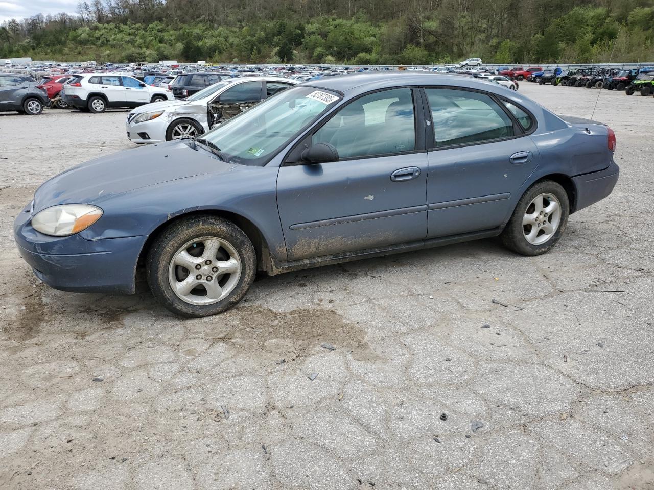 2000 Ford Taurus Se for Sale in Hurricane, WV - Front End