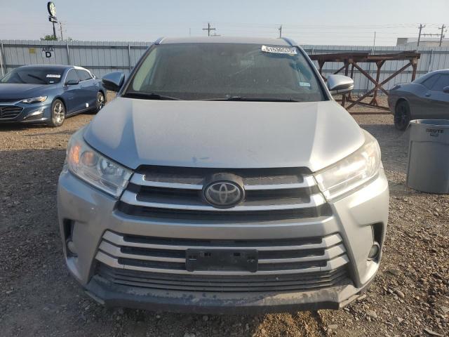  TOYOTA HIGHLANDER 2018 Srebrny