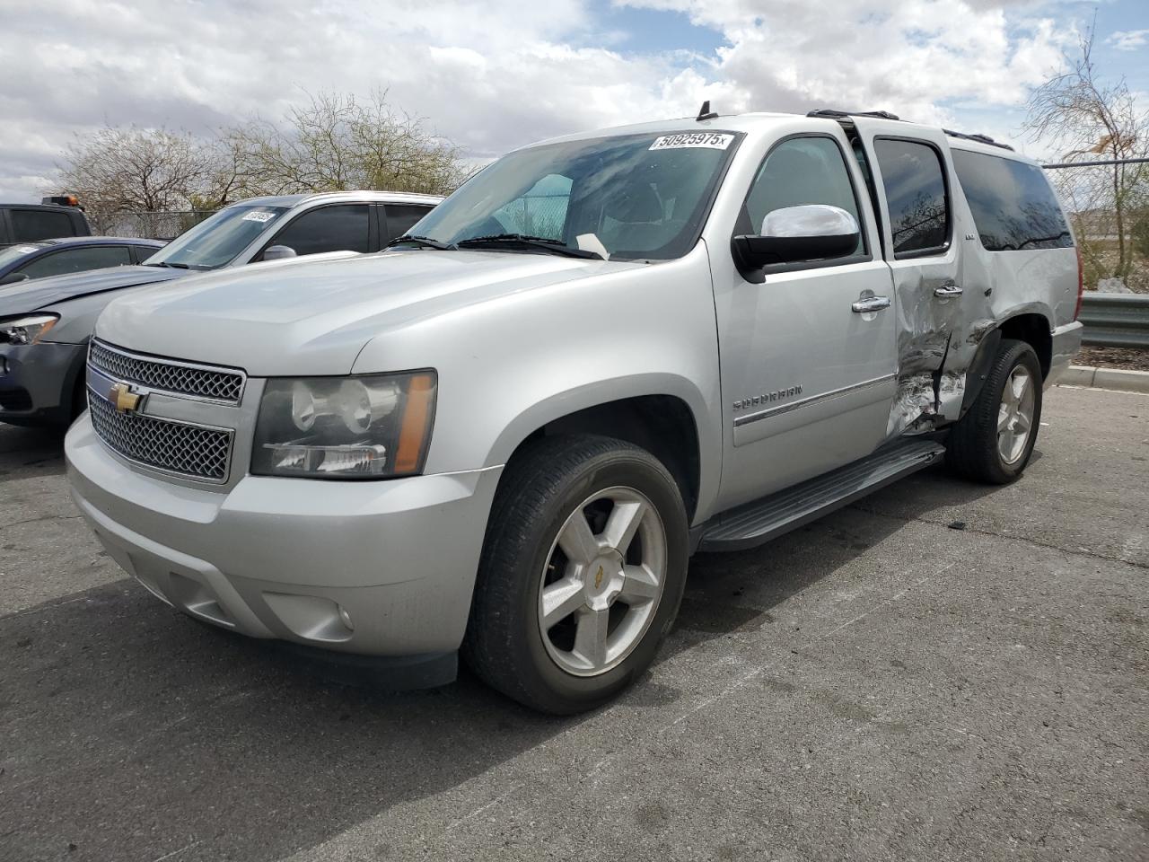 North Las Vegas, NV에서 판매 중인 2011 Chevrolet Suburban C1500 Ltz - Side