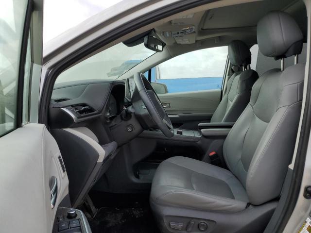 TOYOTA SIENNA 2021 Сріблястий