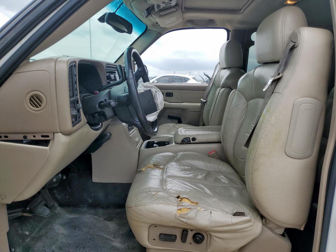 2002 Chevrolet Suburban K2500 VIN: 3GNGK26GX2G327536 Lot: 54986415
