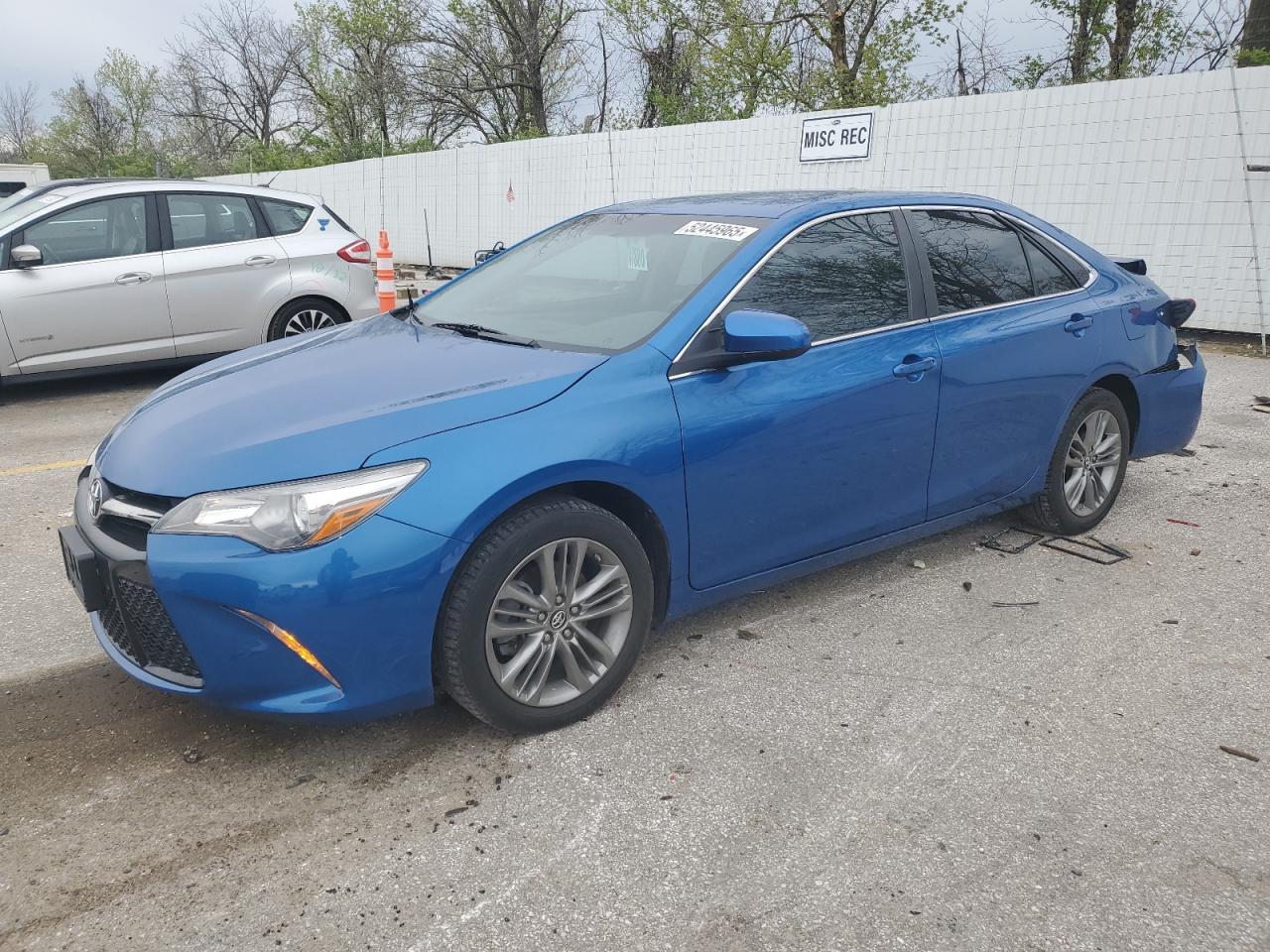 2017 Toyota Camry Le for Sale in Bridgeton, MO - Rear End