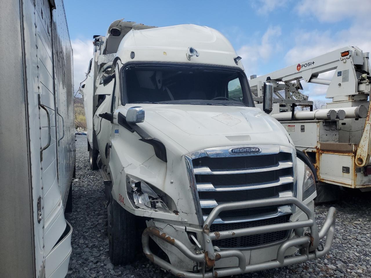 Grantville, PA에서 판매 중인 2020 Freightliner Cascadia Expeditor Truck - Rollover