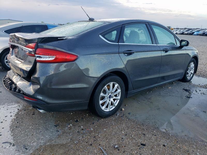  FORD FUSION 2018 Gray