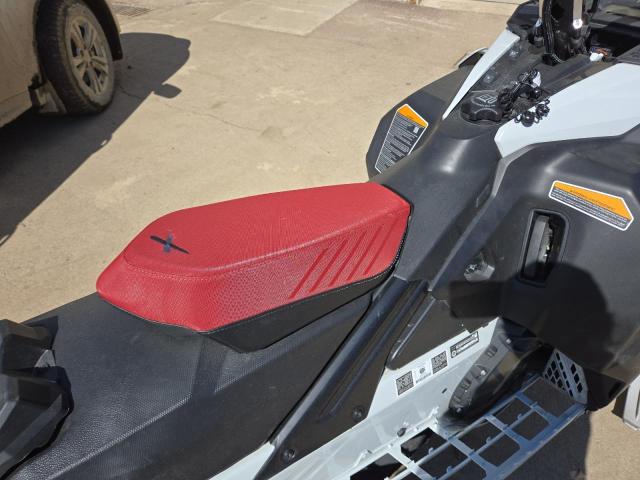 2023 SKIDOO SUMMIT X 8