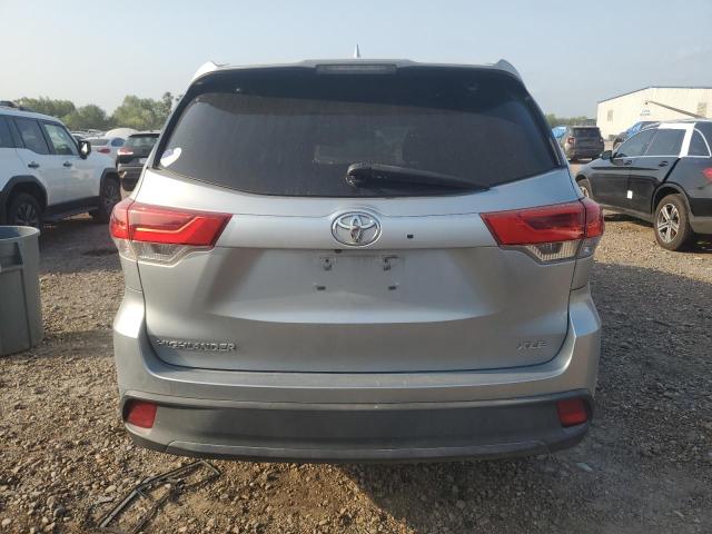  TOYOTA HIGHLANDER 2018 Srebrny