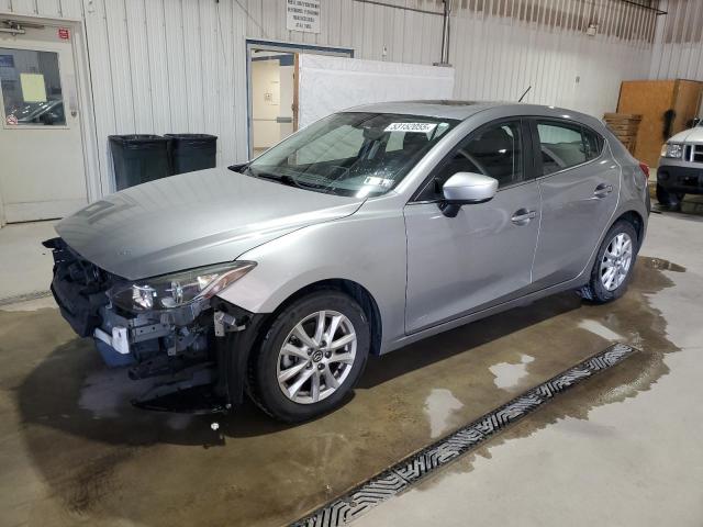  MAZDA 3 2016 Srebrny