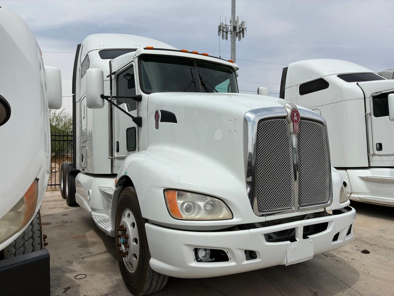 2012 Kenworth Construction T660 продається в Anthony, TX - Minor Dent/Scratches
