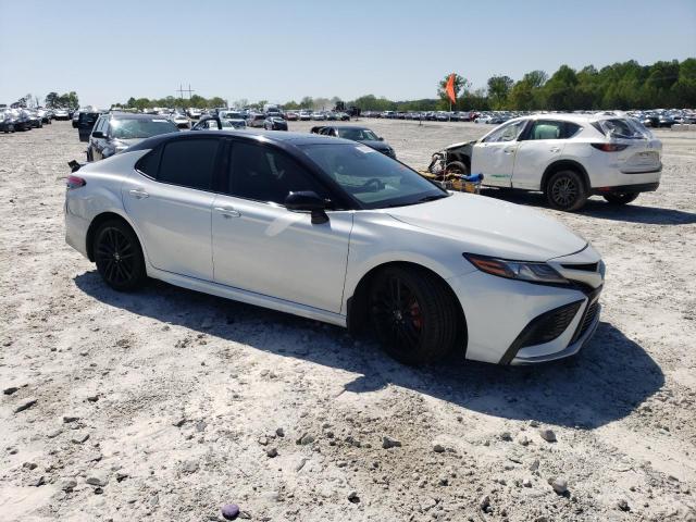  TOYOTA CAMRY 2021 Biały