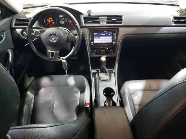  VOLKSWAGEN PASSAT 2015 Серебристый