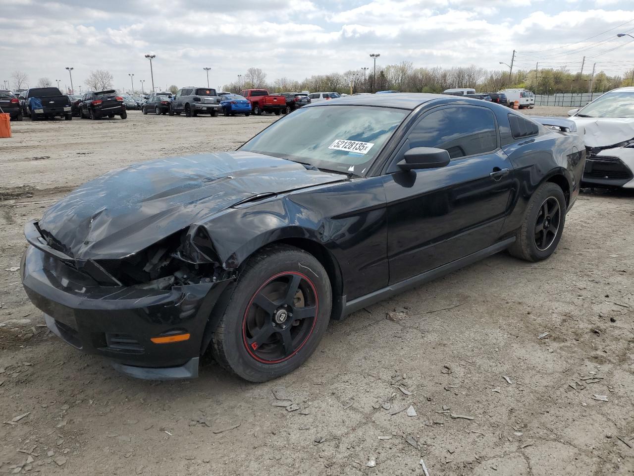 2011 Ford Mustang للبيع في Indianapolis، IN - Front End