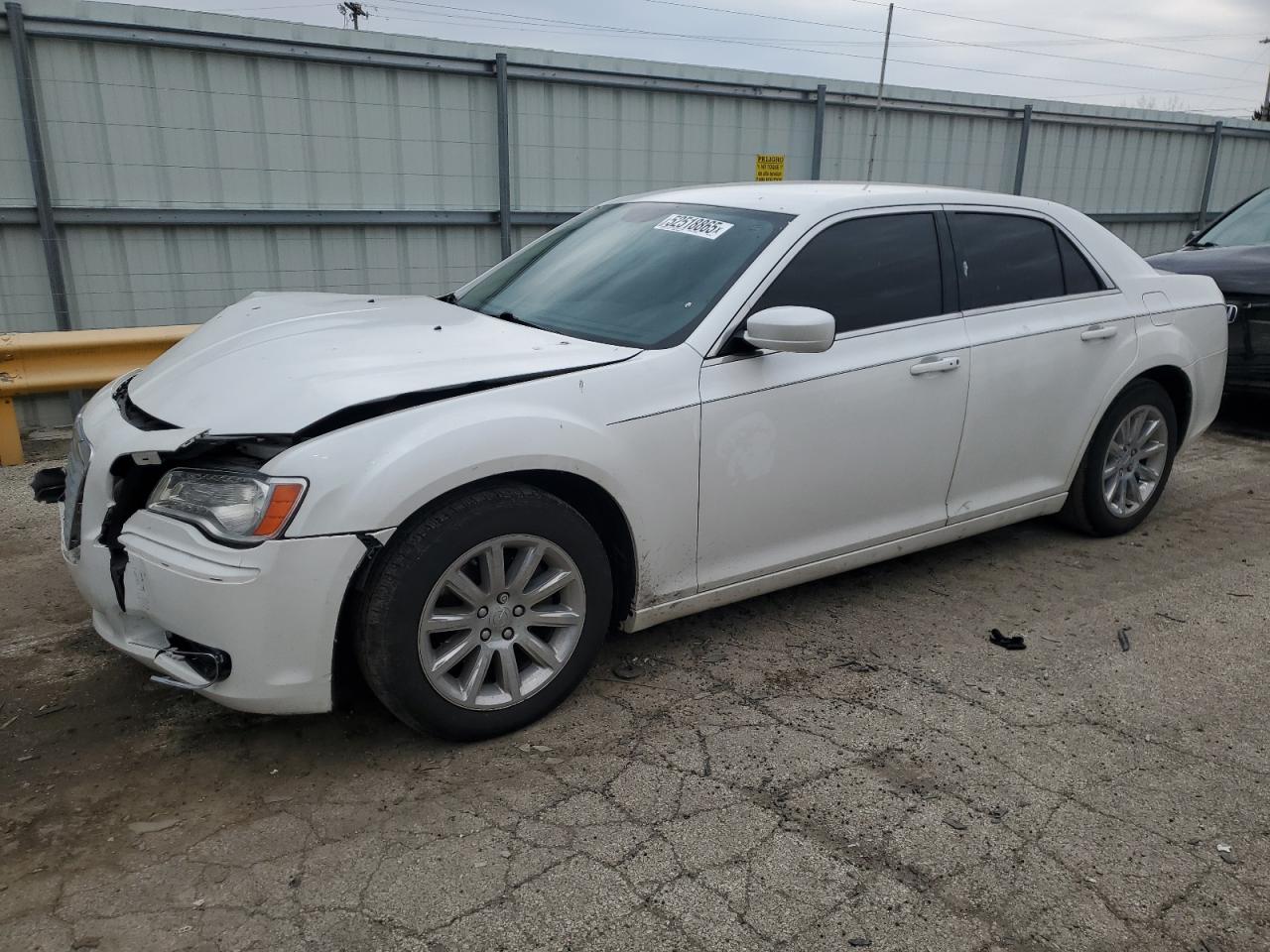 2014 Chrysler 300 na sprzedaż w Dyer, IN - Front End