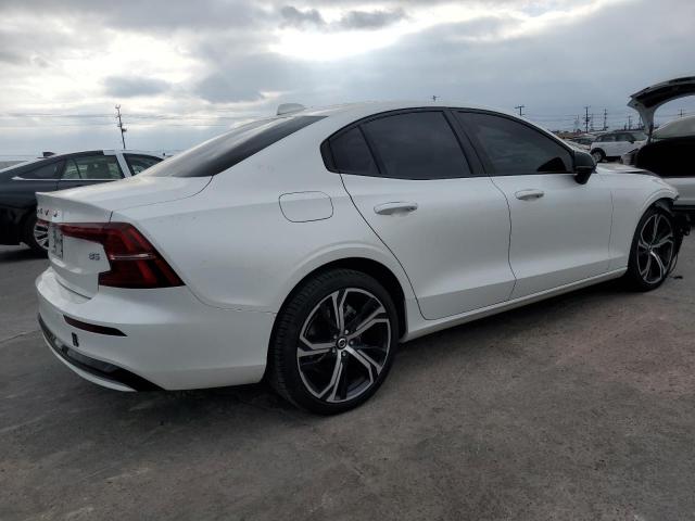 VOLVO S60 CORE 2024 Biały