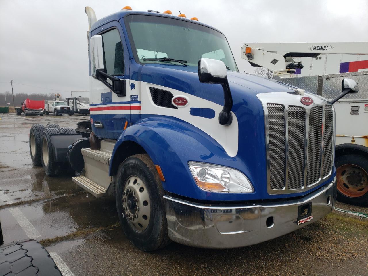 2016 Peterbilt 579 Semi Truck en Venta en Woodhaven, MI - Minor Dent/Scratches
