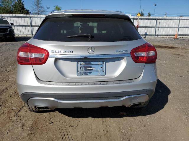  MERCEDES-BENZ GLA-CLASS 2018 Srebrny