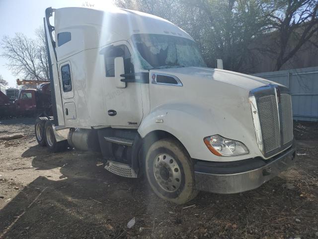 2016 Kenworth T680 Semi Truck