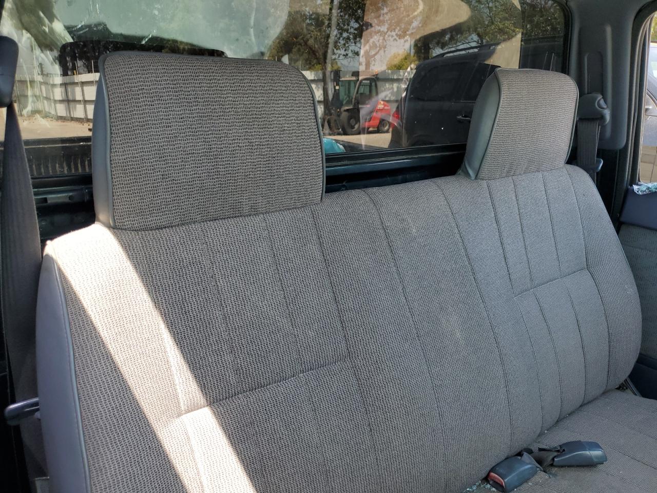 1998 Toyota Tacoma VIN: 4TANL42N2WZ015984 Lot: 54268475