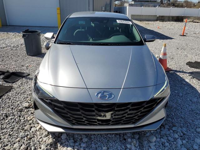  HYUNDAI ELANTRA 2022 Серебристый