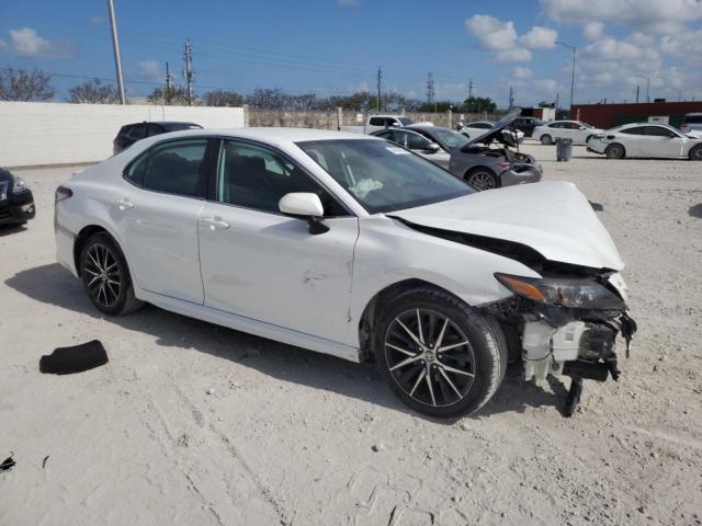  TOYOTA CAMRY 2021 Biały