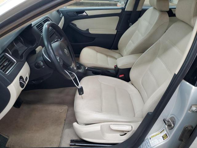 Седаны VOLKSWAGEN JETTA 2012 Серебристый