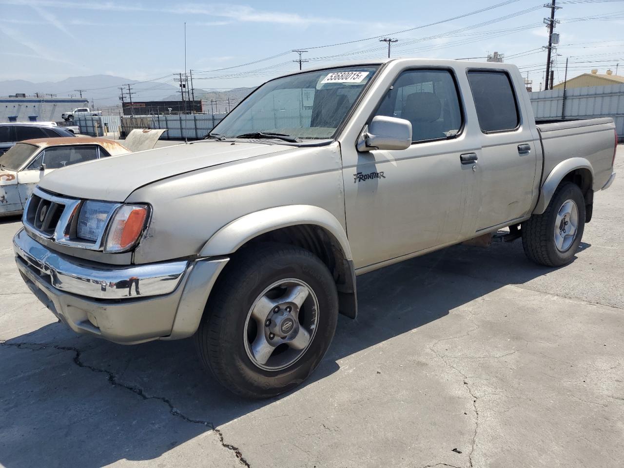 2000 Nissan Frontier Crew Cab Xe for Sale in Sun Valley, CA - Vandalism