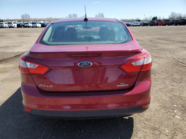 Sedans FORD FOCUS 2014 Czerwony