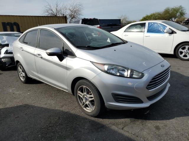  FORD FIESTA 2017 Серебристый