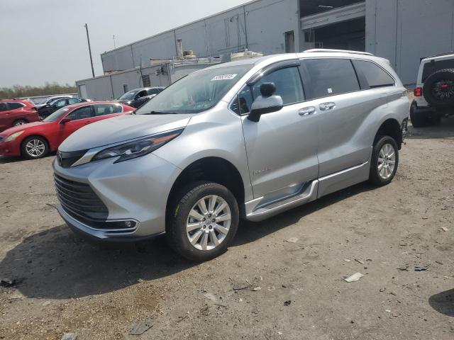  TOYOTA SIENNA 2024 Srebrny