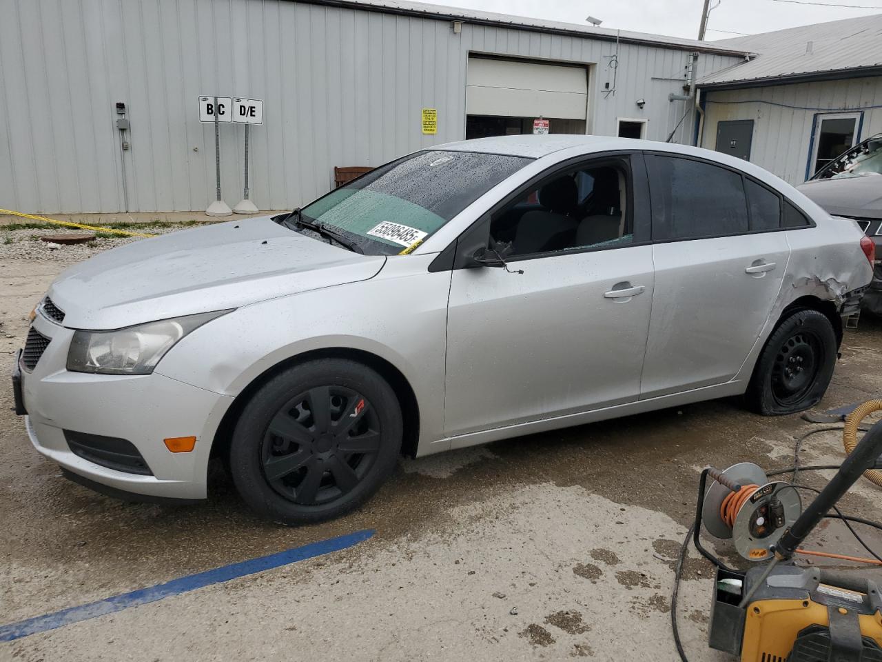 2014 Chevrolet Cruze Ls იყიდება Pekin-ში, IL - Rear End