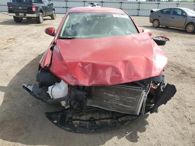  HYUNDAI ELANTRA 2018 Красный