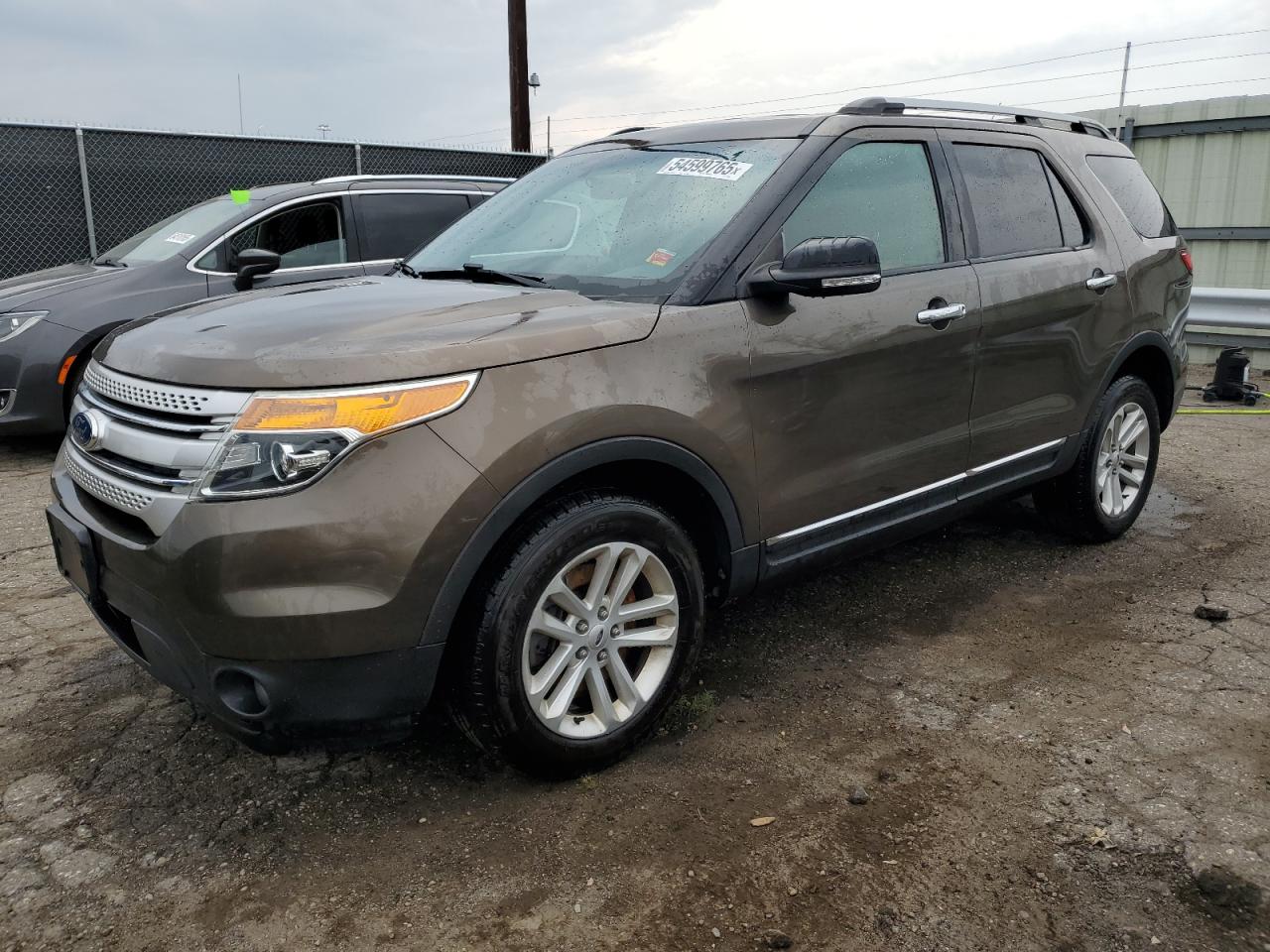 2015 Ford Explorer Xlt for Sale in Woodhaven, MI - Minor Dent/Scratches