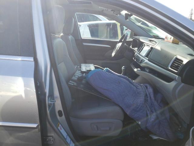 2018 TOYOTA HIGHLANDER SE